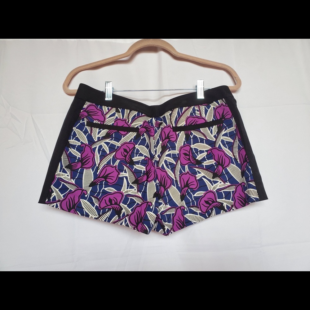 Unique Lilly Patterned Shorts